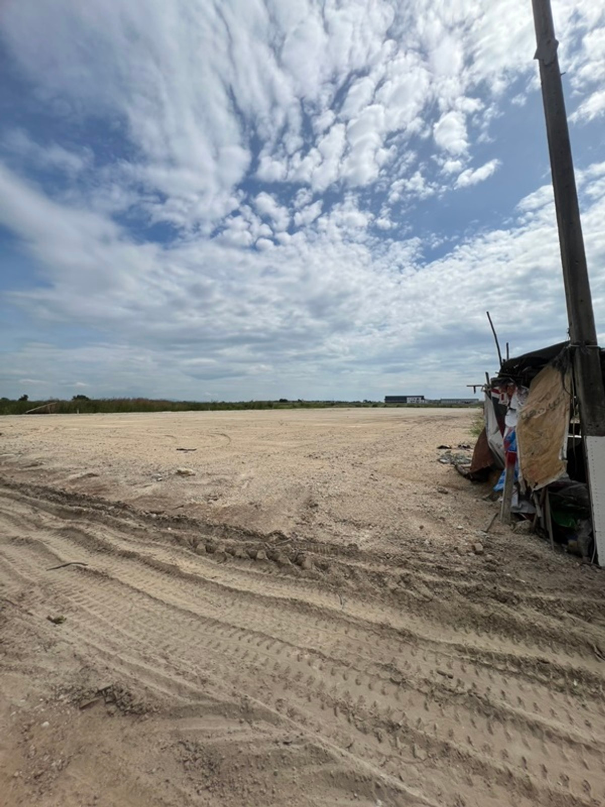 ขายที่ดิน 3ไร่1งาน 33 ตารางวา ถ.บางบ่อ-คลองด่าน บางเพรียง อ.บางบ่อ จ.สมุทรปราการ ขายต่ำกว่าแบงค์ประเมิน Loading...