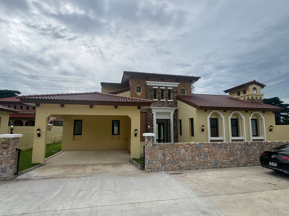 For SalePattaya, Bangsaen, Chonburi : Cheap Pool Villa Villa