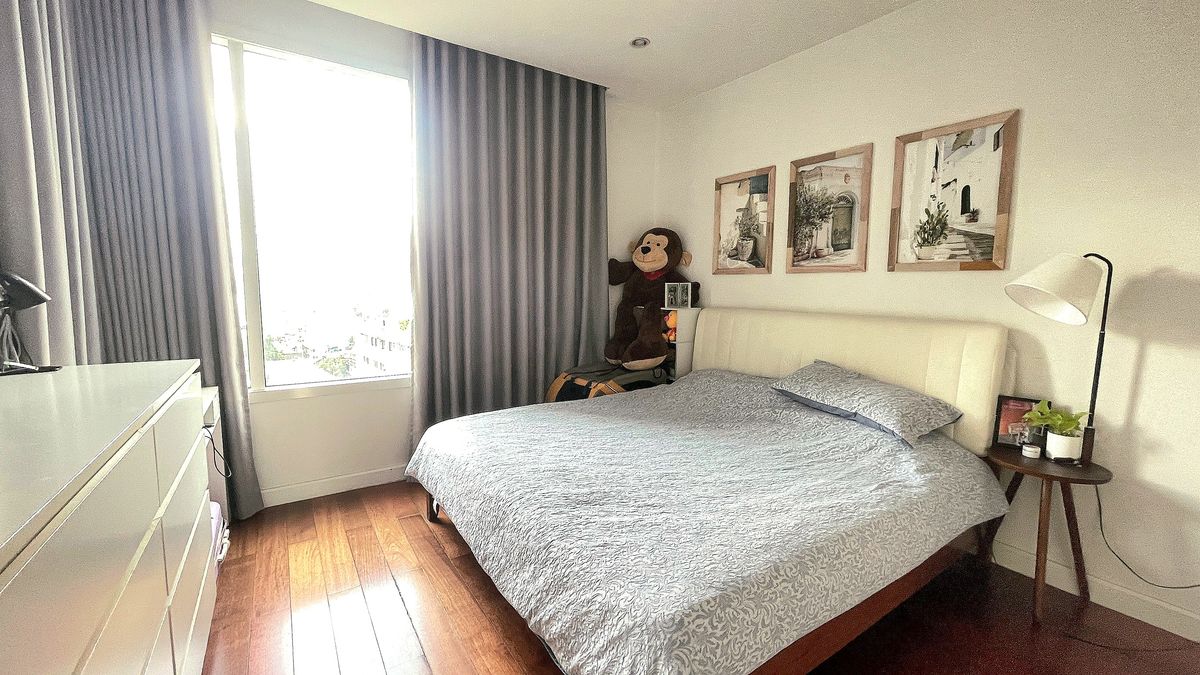 ขายคอนโดวิทยุ ชิดลม หลังสวน : KTP-186 ขายด่วน! Manhattan Chidlom (แมนฮัตตั้น ชิดลม) / ฟรีค่าโอน / ห้องใหญ่ 57 ตร.ม.