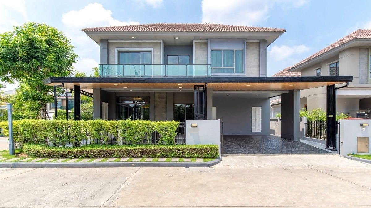 For RentHouseMin Buri, Romklao : The most worthwhile rental house of the Venue Rama 9 project after the special corner is like at home every day. The area is 50.5 sq.w. | Using 213 sq.m. Rowen house style | 4 bedrooms | 3 bathrooms | Parking 2 cars