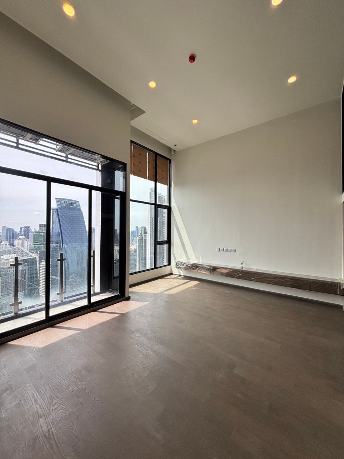 For SaleCondoRatchathewi,Phayathai : 🔥PENTHOUSE, the last unit !! Tel.0922635410 (Earth)