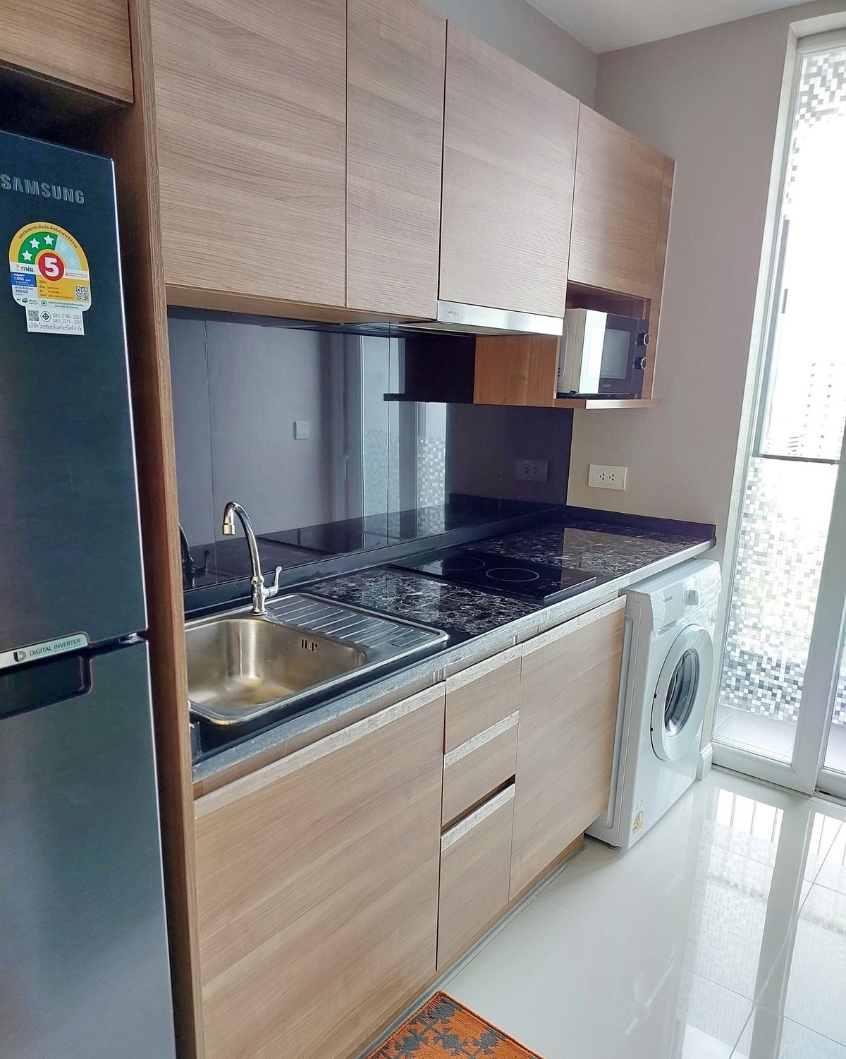 For RentCondoSamut Prakan,Samrong : For rent 📍 The Metropolis Samrong Interchange 📍Convenient transportation, near BTS Samrong, fully furnished and equipped with appliances.