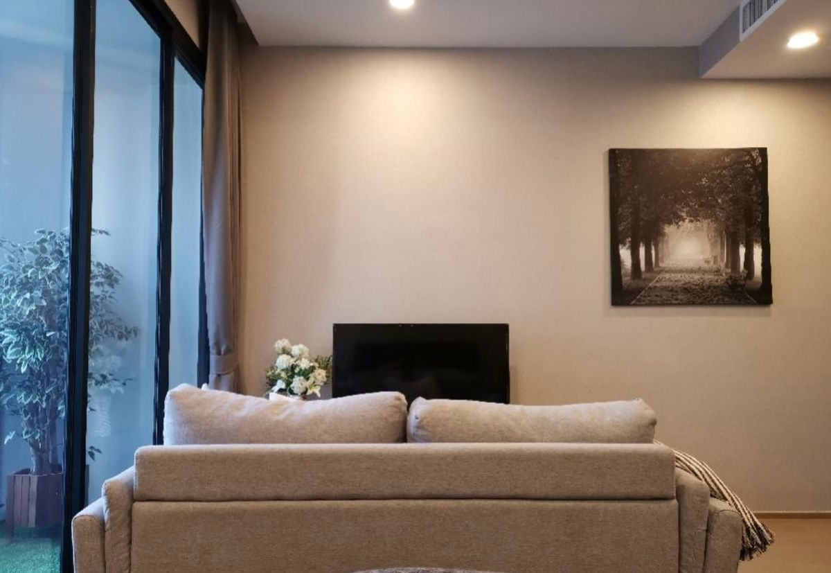 For SaleCondoSiam Paragon ,Chulalongkorn,Samyan : Sell Ashton Chula - Silom, beautiful, good location near MRT Sam Yan. Interested in Atline.@841QLNR