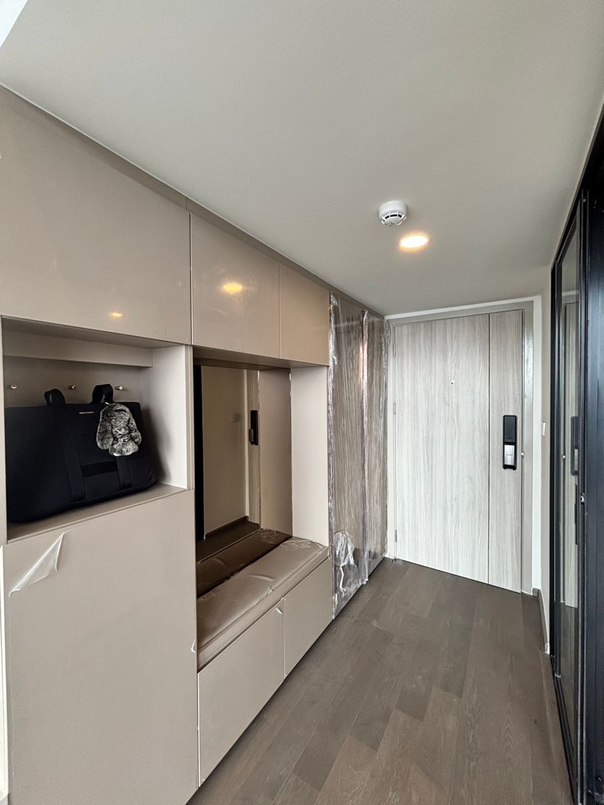 For SaleCondoRatchathewi,Phayathai : 🔥 New room, last unit Buy directly to the project. Tel.0922635410 (Earth)