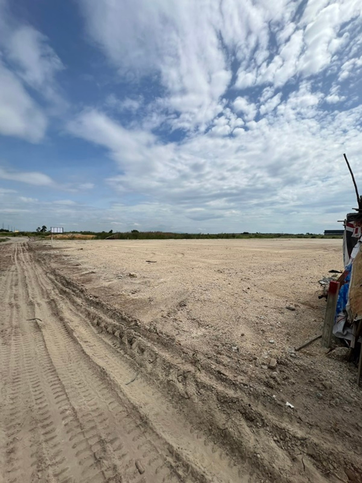 ขายที่ดิน 3ไร่1งาน 33 ตารางวา ถ.บางบ่อ-คลองด่าน บางเพรียง อ.บางบ่อ จ.สมุทรปราการ ขายต่ำกว่าแบงค์ประเมิน Loading...