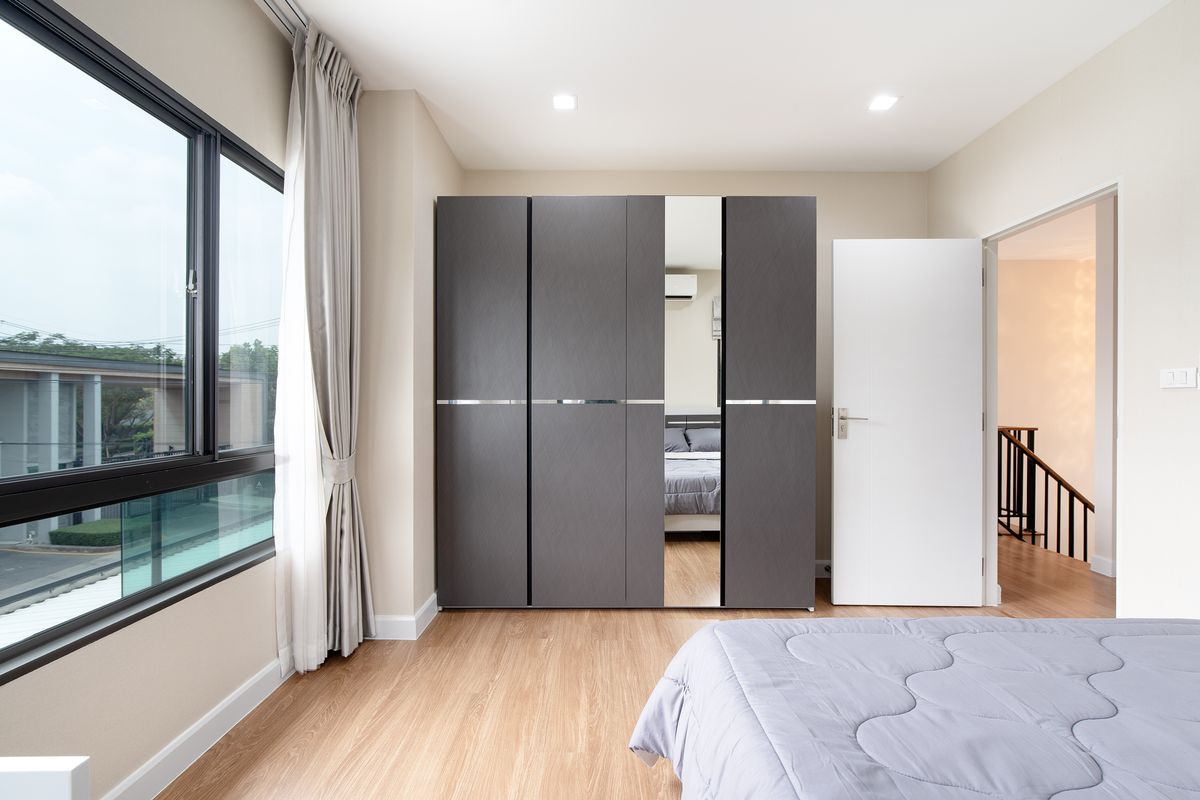 For RentHouseMin Buri, Romklao : For Rent Single House at Venue Rama 9 Corner unit, pool view with fully furnished and ready to move in.