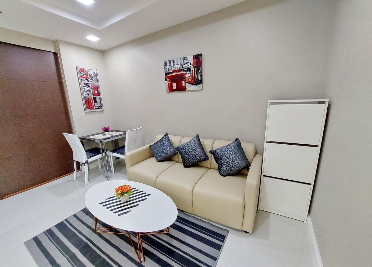 For RentCondoSamut Prakan,Samrong : For rent 📍 The Metropolis Samrong Interchange 📍Convenient transportation, near BTS Samrong, fully furnished and equipped with appliances.