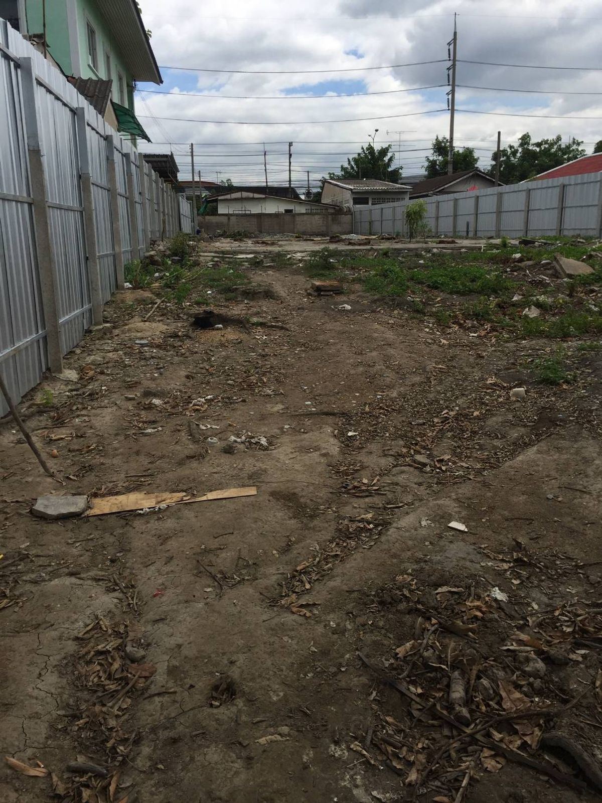 ขายที่ดินนครปฐม : ที่ดินติดถนนเพชรเกษม ถูกมาก ถมและล้อมรั้วแล้ว ต.ธรรมศาลา อ.เมืองนครปฐม จ.นครปฐม 🔸ที่ดิน รวม3แปลง ขนาด 262 ตร.ว. ขายยกแปลง พิเศษเพียง 11.9 ล้านบาท คุ้มสุดในทำเลนี้