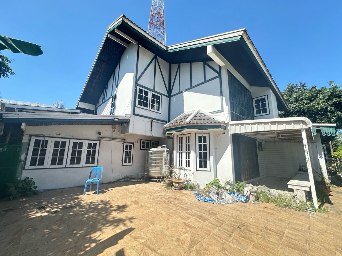 ขายที่ดินรัชดา ห้วยขวาง : ขายที่ดิน ทำเลใจกลางเมือง  ดินแดง ห้วยขวาง สุทธิสาร  ใกล้ ม. หอการค้า และสถานีวิทยุโทรทัศน์ช่อง 11 กรมประชาสัมพันธ์ ทำเลดี เข้าออกได้หลายทาง