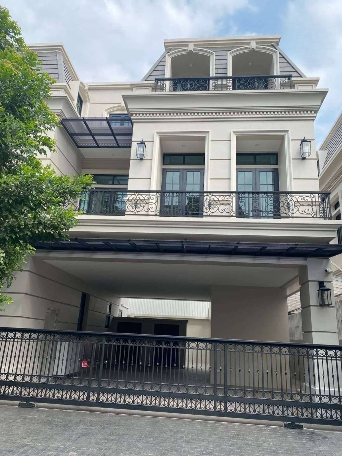 For SaleHouseRama3 (Riverside),Satupadit : Luxury house for sale, The Welton Rama 3, The Welt Tan Rama 3, Chong Nonsi, near Silom, with an elevator with furniture.