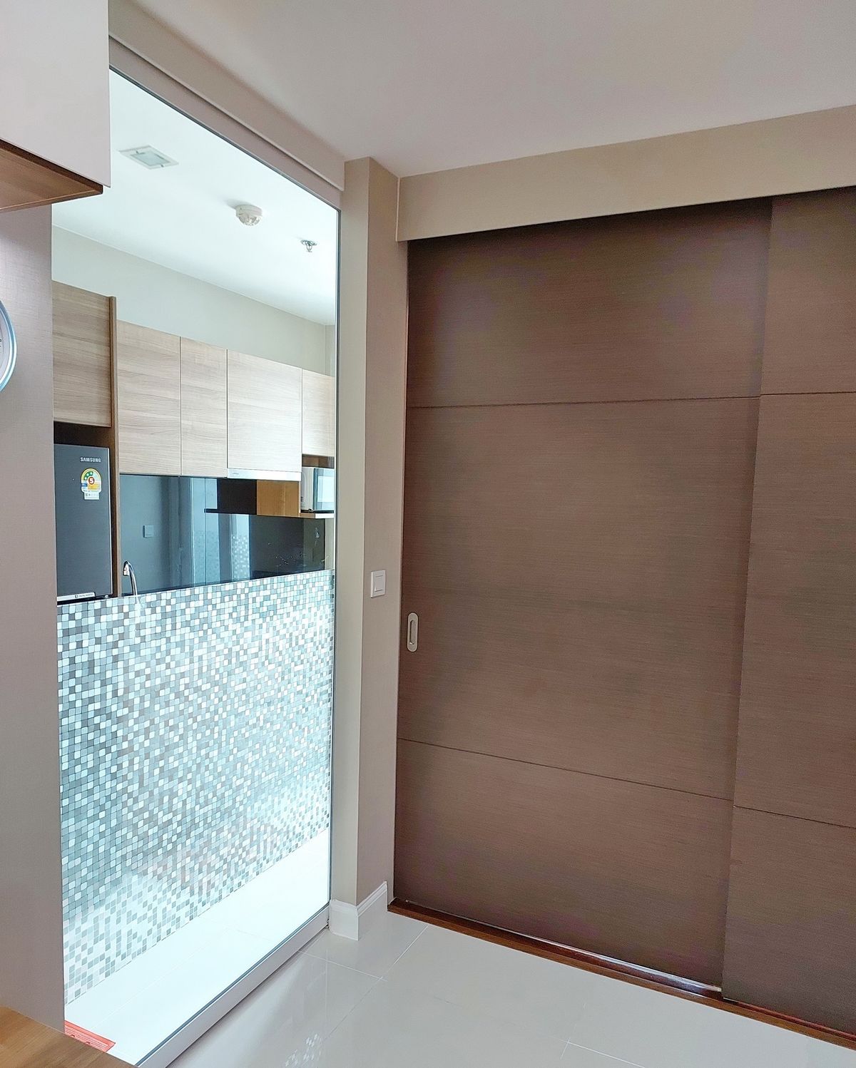 For RentCondoSamut Prakan,Samrong : For rent 📍 The Metropolis Samrong Interchange 📍Convenient transportation, near BTS Samrong, fully furnished and equipped with appliances.