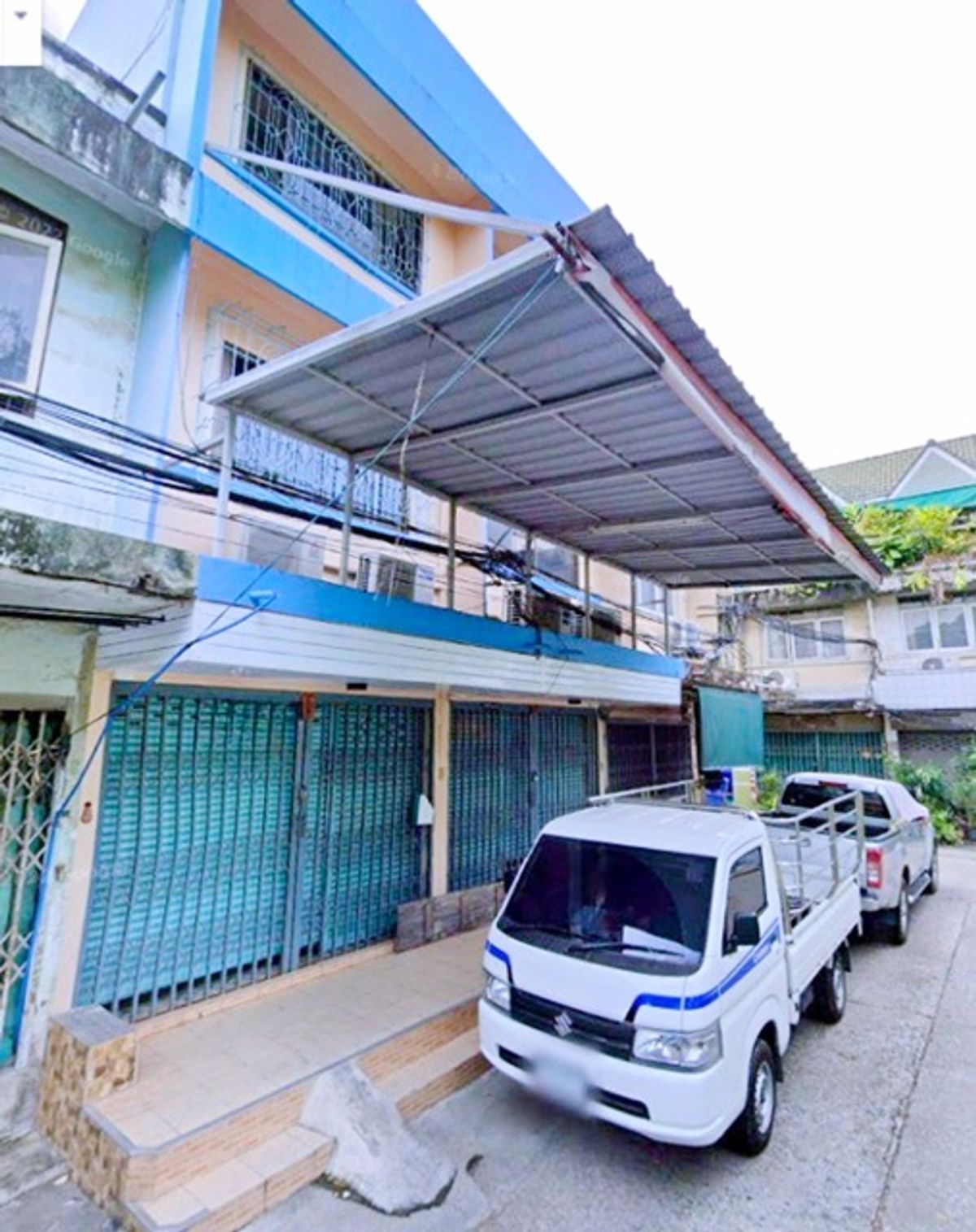 For RentShop HouseBangna, Bearing, Lasalle : BTS Samrong 900m. Commercial building for rent 3-storey 2units 34sq.wa. 420 sq.m. Width 8 meters St.