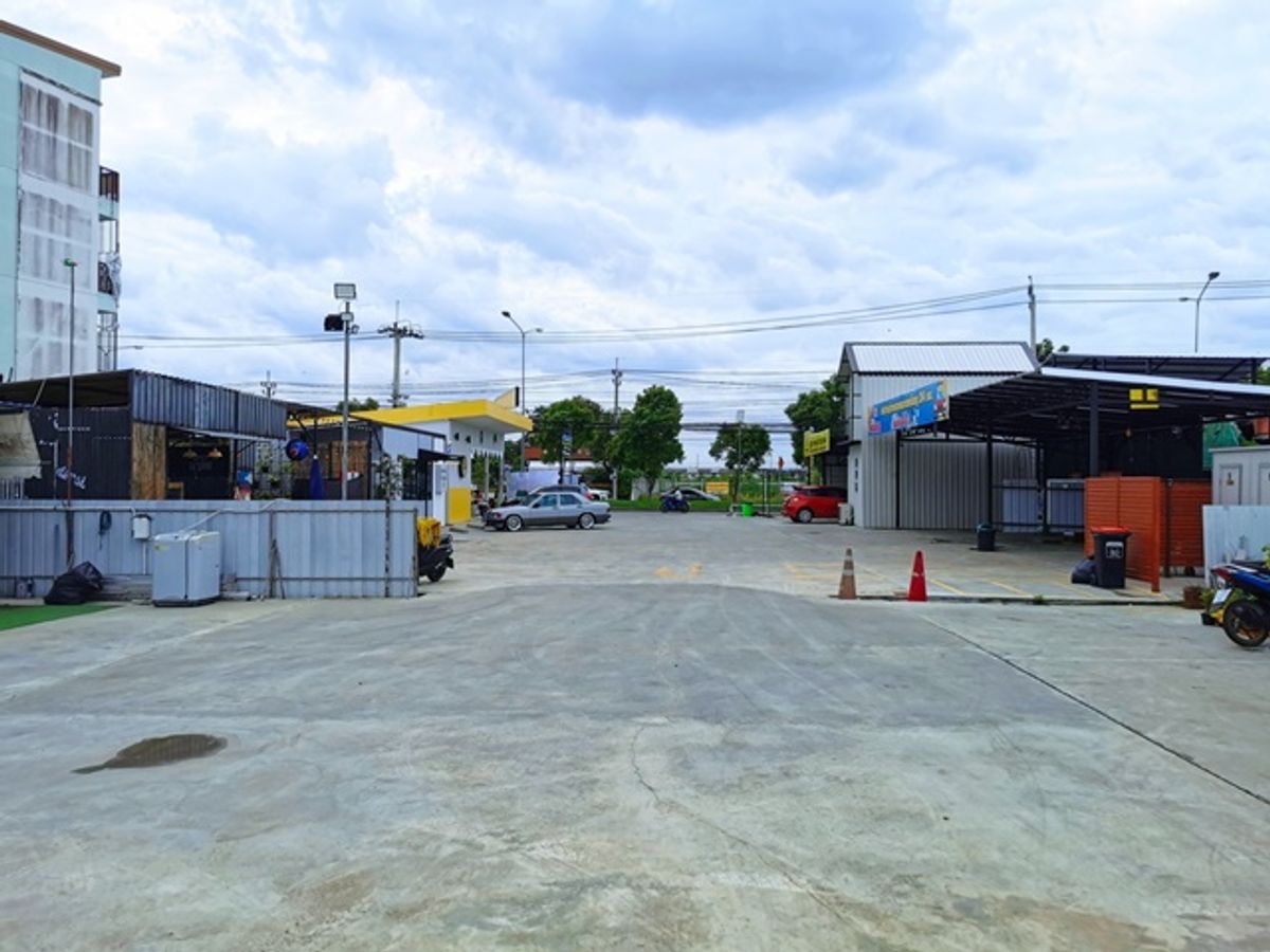 ให้เช่าที่ดินเลียบทางด่วนรามอินทรา : กลีบหมู ร้านค้า หทัยราษฎร์ Fashion Island The Promenade ให้เช่า ที่ดินเปล่า ถมแล้ว 400 ตรม. พร้อมที่จอดรถ นิมิตรใหม่