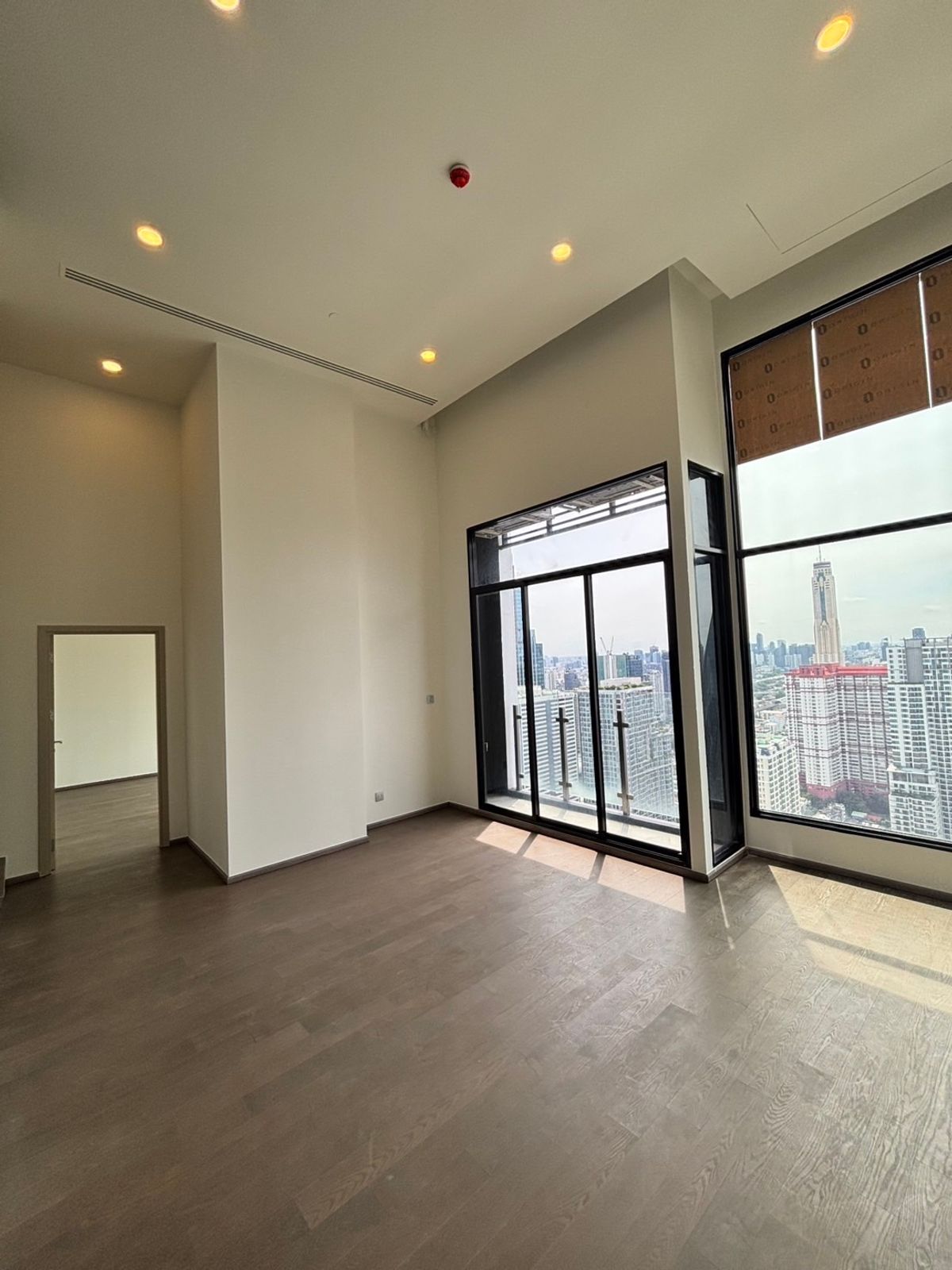 For SaleCondoRatchathewi,Phayathai : 🔥 Urgent !! Register to watch the project 🔥Park Origin Ratchathew (3 bedrooms, 2 bathrooms, 95 sq.m.) only 27 MB !! Tel.0922635410 (Earth)