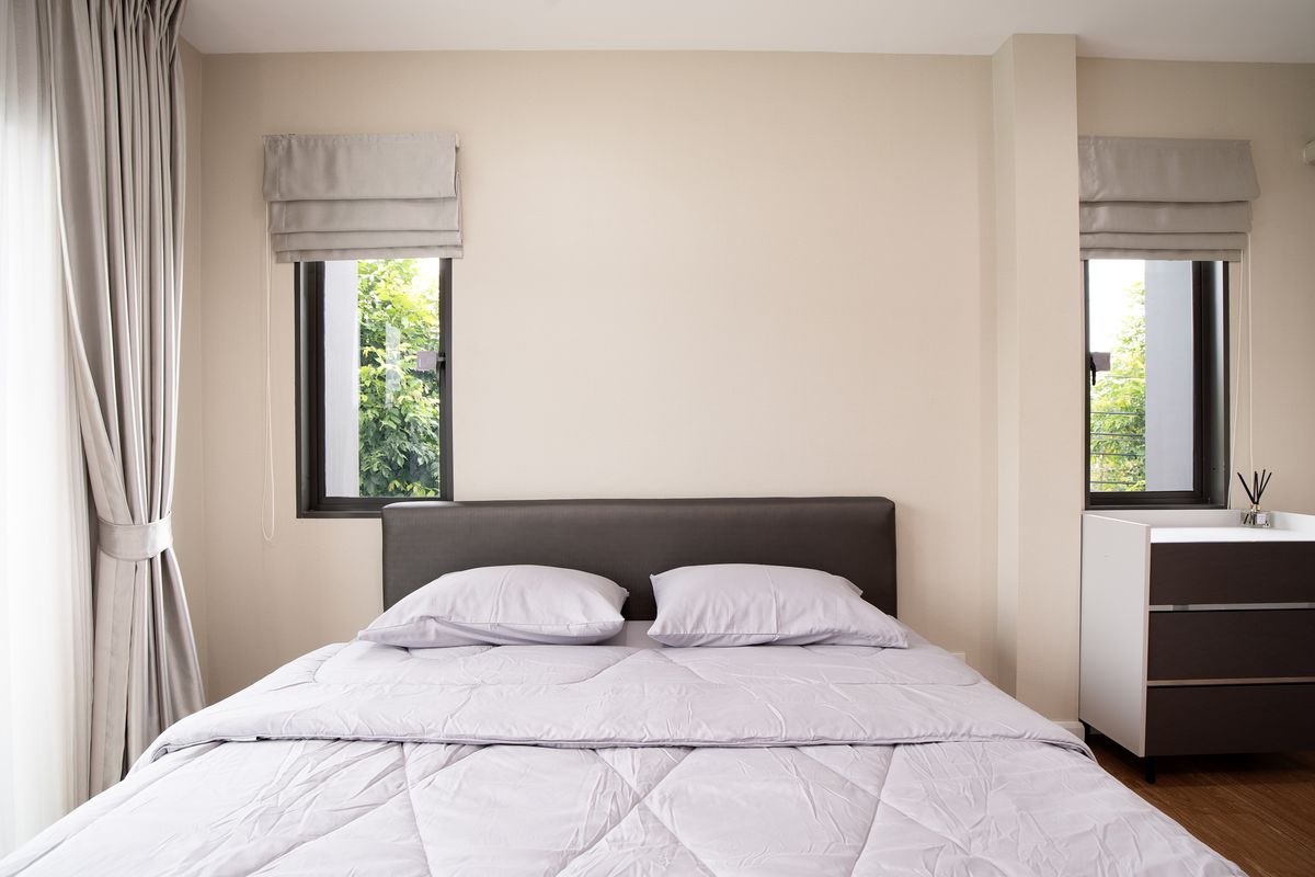 For RentHouseMin Buri, Romklao : For Rent Single House at Venue Rama 9 Corner unit, pool view with fully furnished and ready to move in.