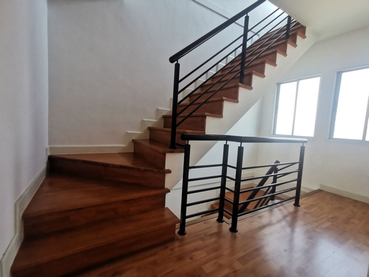 ให้เช่าทาวน์โฮมพระราม 2 บางขุนเทียน : ขาย ทาวน์โฮม 3 ชั้น วิสต้า ปาร์ค พระราม 2 ฝั่งทิศเหนือ หน้าบ้านโล่ง หลังเซ็นทรัลพระราม2