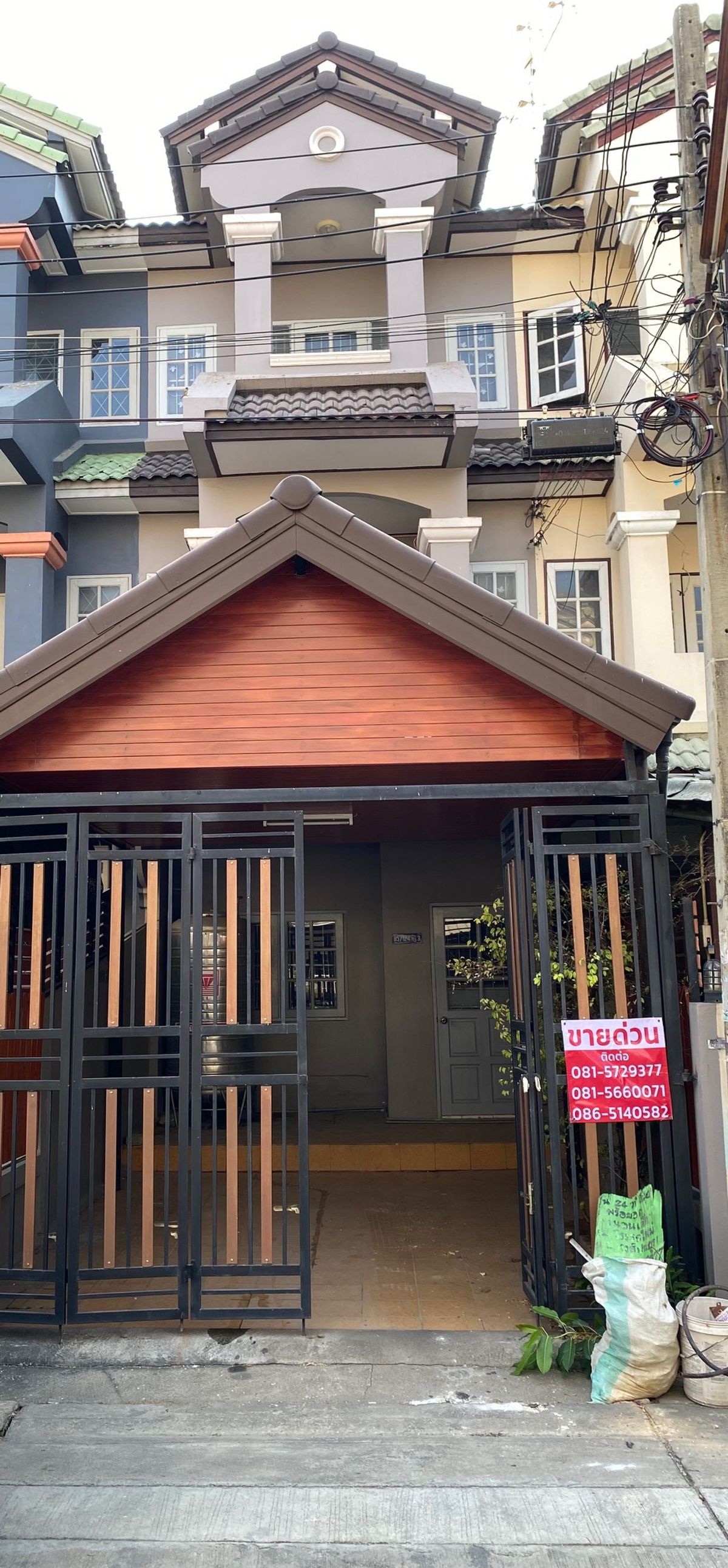 ทาวน์โฮมนนทบุรี บางใหญ่ บางบัวทอง : ขายหรือเช่าทาวเฮาส์ หมู่บ้าน หงส์ประยูร แยกบางพลู ถนนบางกรวย-ไทรน้อย บางบัวทอง
