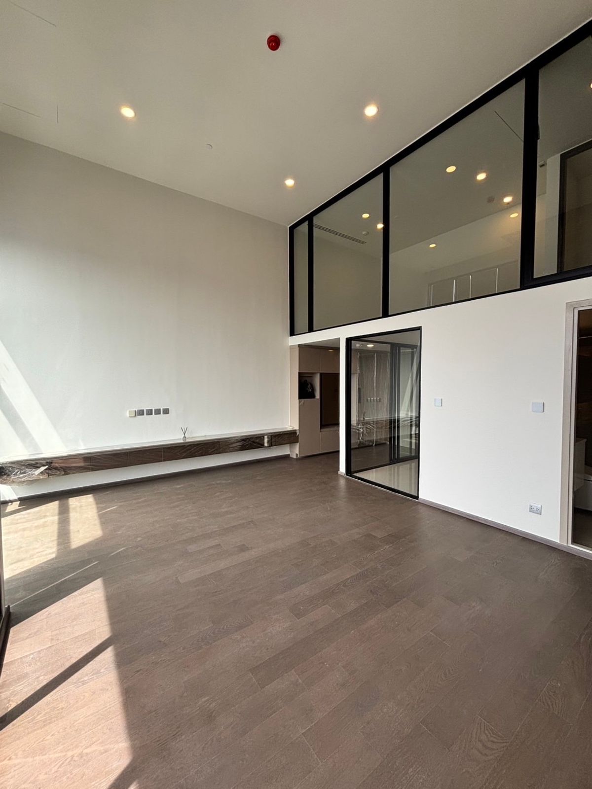 For SaleCondoRatchathewi,Phayathai : 🔥 New room, last unit Buy directly to the project. Tel.0922635410 (Earth)