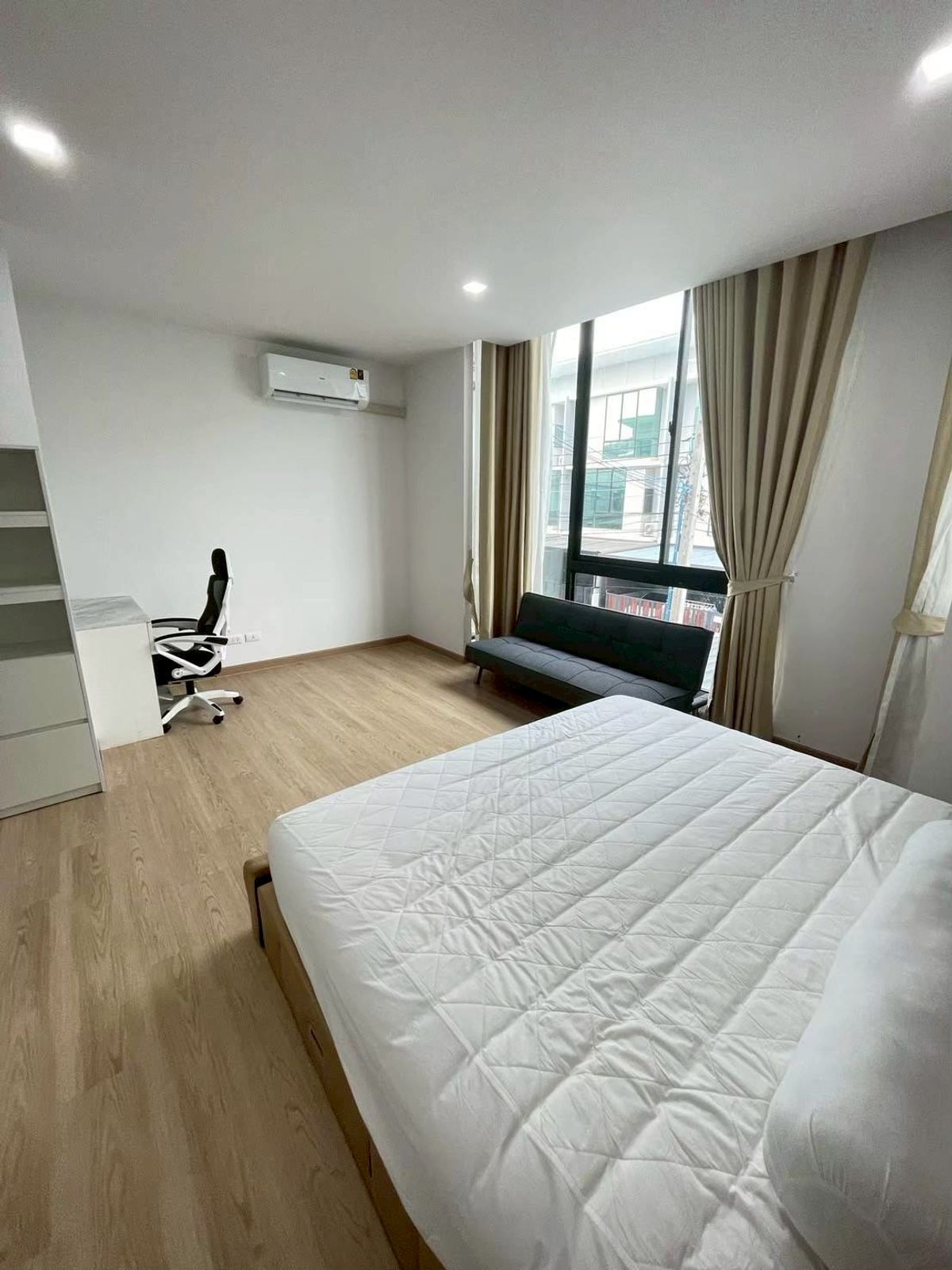 ให้เช่าทาวน์โฮมสมุทรปราการ สำโรง : ทาวน์เฮ้าส์ให้เช่า 🔥 Pruksa Ville 76  Bang Na-Wongwan 🔥 3 ห้องนอน 3 ห้องน้ำ เฟอร์นิเจอร์ และ เครื่องใช้ไฟฟ้าครบ 