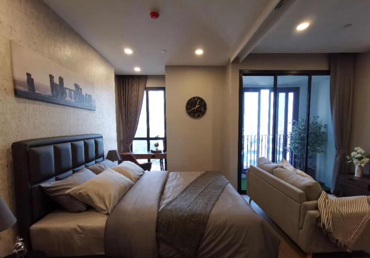 For SaleCondoSiam Paragon ,Chulalongkorn,Samyan : Sell Ashton Chula - Silom, beautiful, good location near MRT Sam Yan. Interested in Atline.@841QLNR