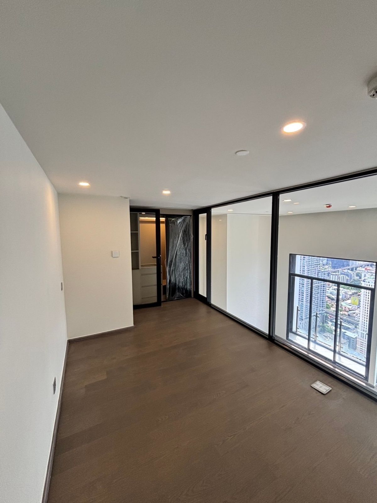 For SaleCondoRatchathewi,Phayathai : 🔥 Urgent !! Register to watch the project 🔥Park Origin Ratchathew (3 bedrooms, 2 bathrooms, 95 sq.m.) only 27 MB !! Tel.0922635410 (Earth)