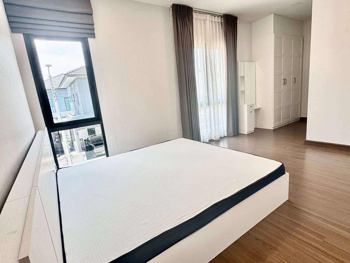 For RentHouseBangna, Bearing, Lasalle : Single house for rent 📍 Centro Bangna 📍 4 bedrooms, 5 bathrooms, fully furnished and equipped with appliances