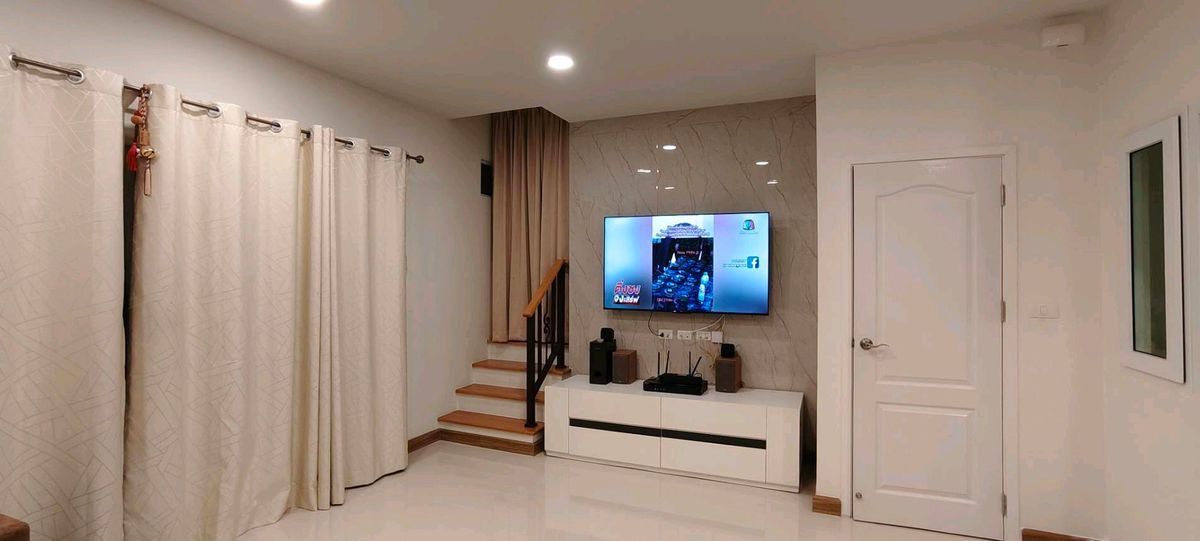 ให้เช่าทาวน์โฮมสมุทรปราการ สำโรง : ทาวน์เฮ้าส์ให้เช่า 🔥 Evercity Srinakarin-Namdaeng 🔥 3 ห้องนอน 3 ห้องน้ำ เฟอร์นิเจอร์ และ เครื่องใช้ไฟฟ้าครบ 