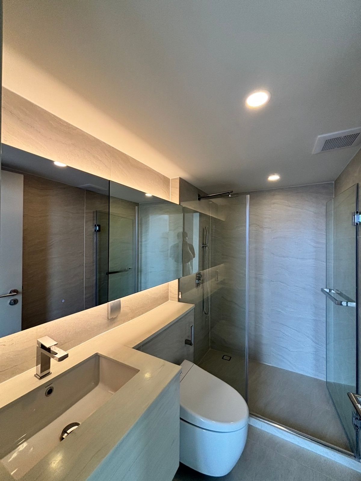 For SaleCondoRatchathewi,Phayathai : 🔥 Urgent !! Register to watch the project 🔥Park Origin Ratchathew (3 bedrooms, 2 bathrooms, 95 sq.m.) only 27 MB !! Tel.0922635410 (Earth)