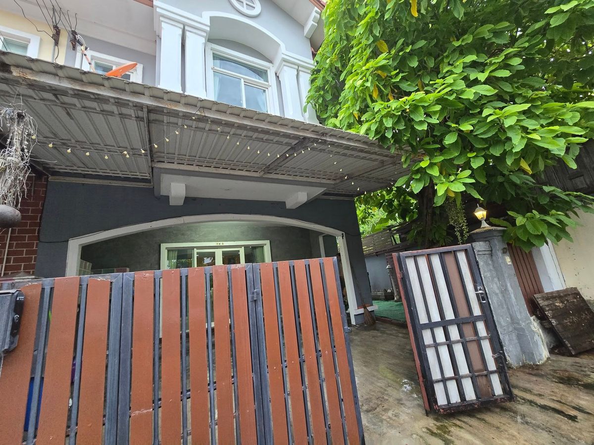 For RentTownhomeBang kae, Phetkasem : Rent a townhouse behind The Connect Petchkasem 77