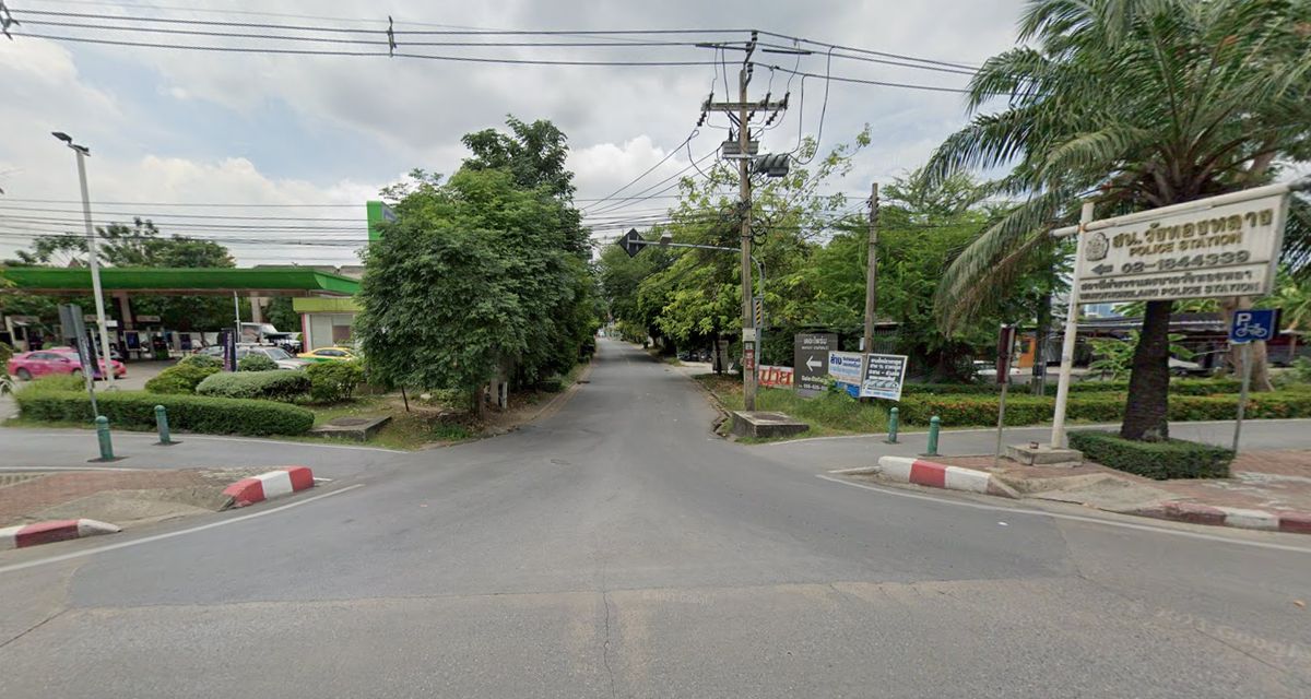 For SaleLandRamkhamhaeng, Hua Mak : Ramkhamhaeng 21 land for sale, Nawasri, beautiful plot, good location, the cheapest price in this zone !! Beautiful road, new adjustment, entire line