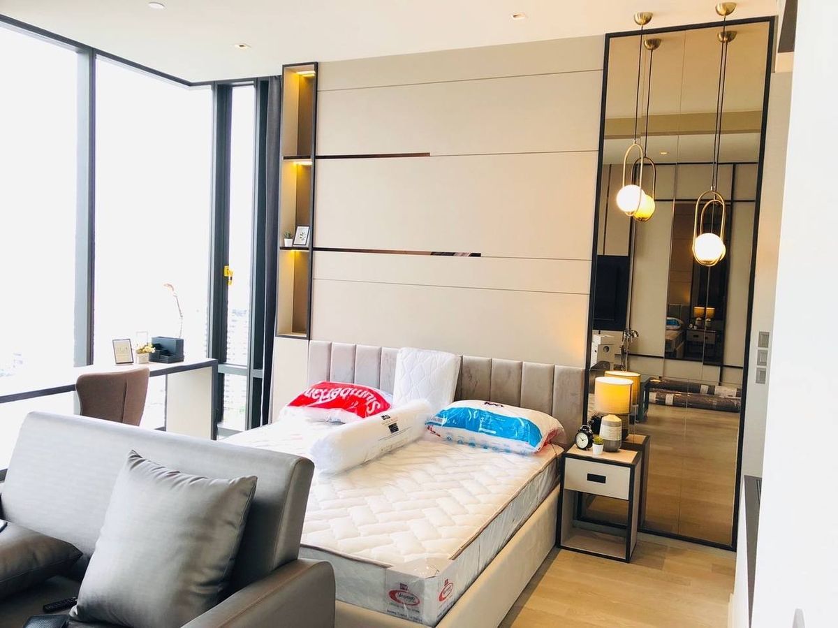 ให้เช่าคอนโดสีลม ศาลาแดง บางรัก : Ashton Silom【𝐑𝐄𝐍𝐓】🔥Luxury Glam หรูหรา วัสดุพรีเมียมเรียบหรูทันสมัย พร้อมเฟอร์ครบทุกมุม🔥  ติดต่อไลน์ไอดี: @hacondo