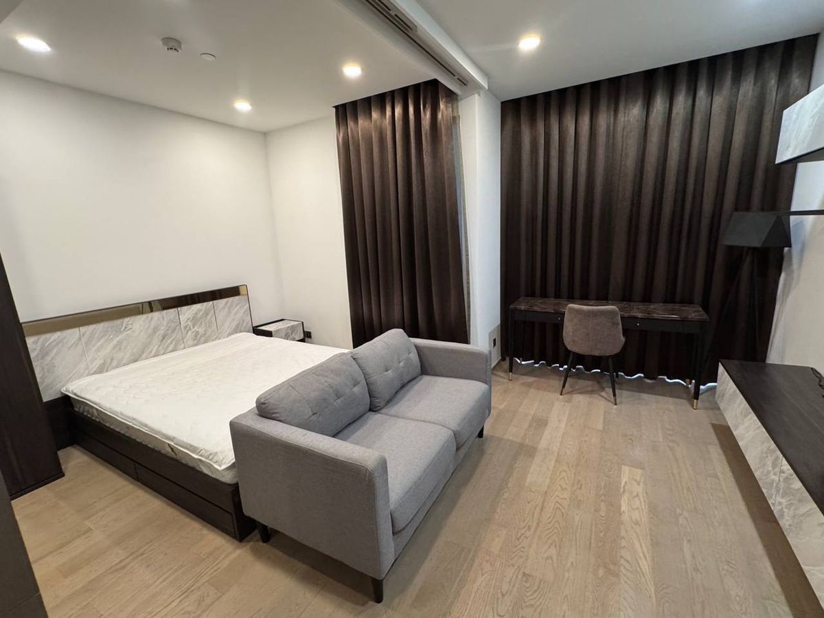 CondoSiam Paragon ,Chulalongkorn,Samyan : Ashton Chula Silom【𝐒𝐄𝐋𝐋 & 𝐑𝐄𝐍𝐓】🔥Modern minimalist tones, simple yet elegant, complete with furnishings in every corner🔥  Contact Line ID: @hacondo