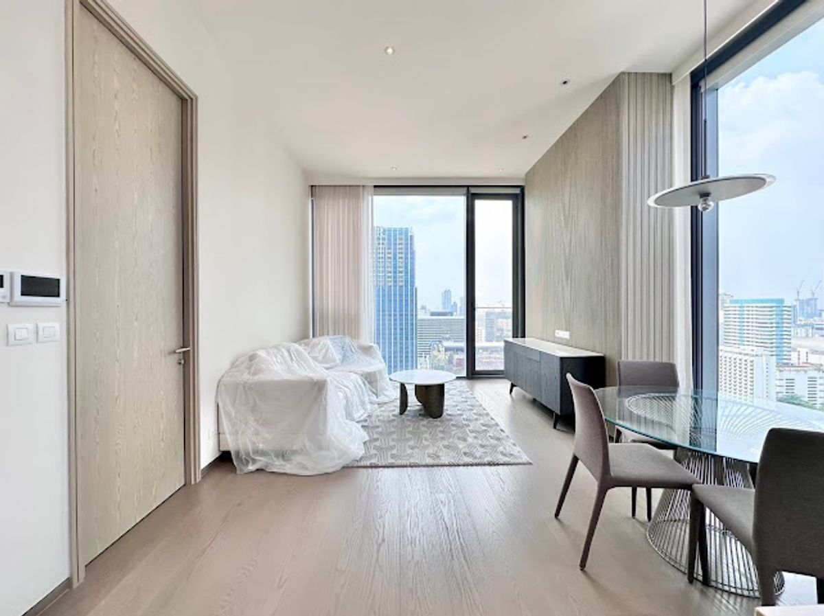 ให้เช่าคอนโดวิทยุ ชิดลม หลังสวน : Scope Langsuan for rent: 1 bed 1 bath + powder room 2XFl 84sqm. 200,000/mth. Am: 0656199198