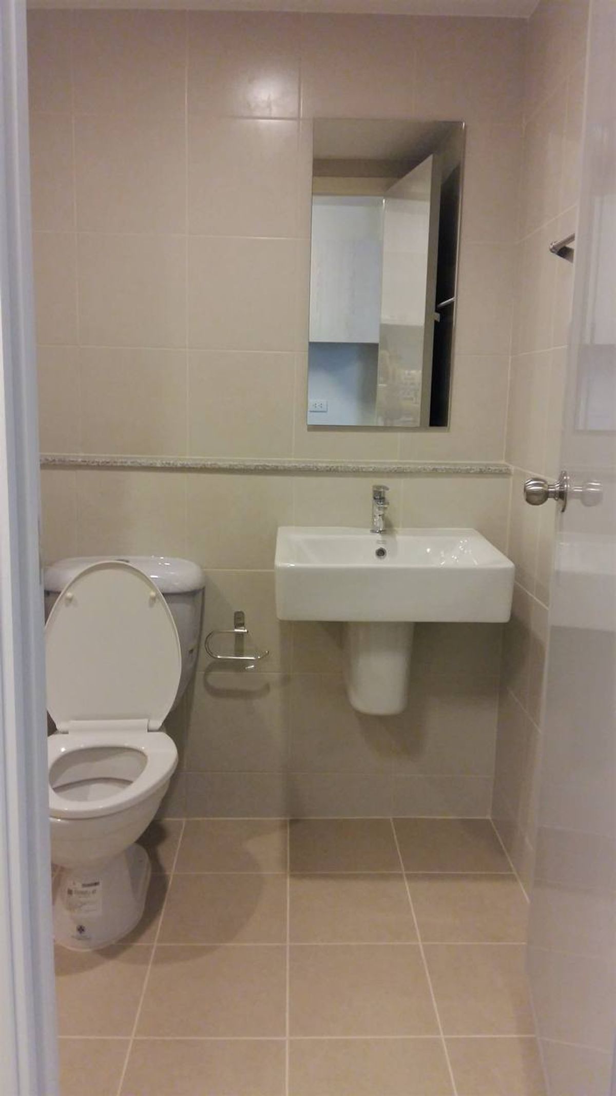 For SaleCondoThaphra, Talat Phlu, Wutthakat : Aspire Wutthakat【𝐒𝐄𝐋𝐋 & 𝐑𝐄𝐍𝐓】🔥Clean, pleasing decor with perfect functionality🔥  Contact Line ID: @hacondo