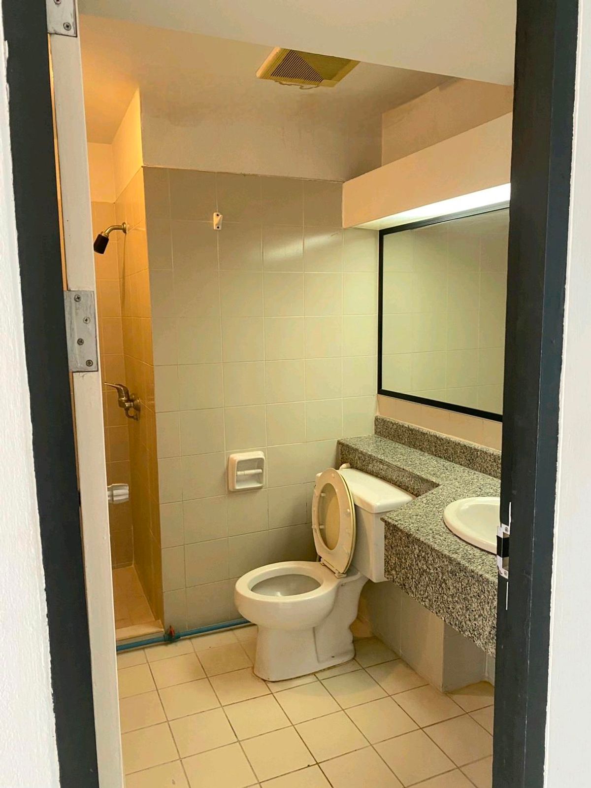 ขายคอนโดรามคำแหง หัวหมาก : ขายตามสภาพขนาด 85 ตร.ม. ใกล้มหาวิทยาลัยรามคำแหง เข้าถึงถนนเส้นสำคัญเลียบด่วนรามอินทรา - รามคำแหง- พระราม 9 