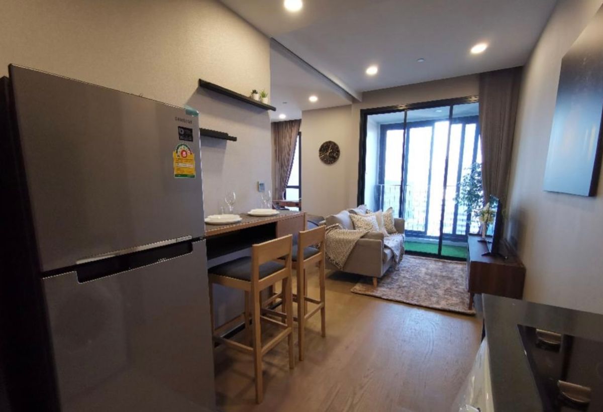 For SaleCondoSiam Paragon ,Chulalongkorn,Samyan : Sell Ashton Chula - Silom, beautiful, good location near MRT Sam Yan. Interested in Atline.@841QLNR