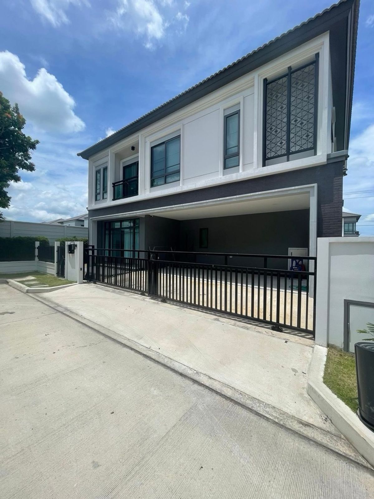 ให้เช่าบ้านลาดกระบัง สุวรรณภูมิ : 🏡บ้านเดี่ยวให้เช่าหมู่บ้านแกรนด์บริทาเนีย พระราม9 - กรุงเทพกรีฑา4 ห้องนอน 5 ห้องน้ำ เลี้ยงสัตว์ได้🐱🐶