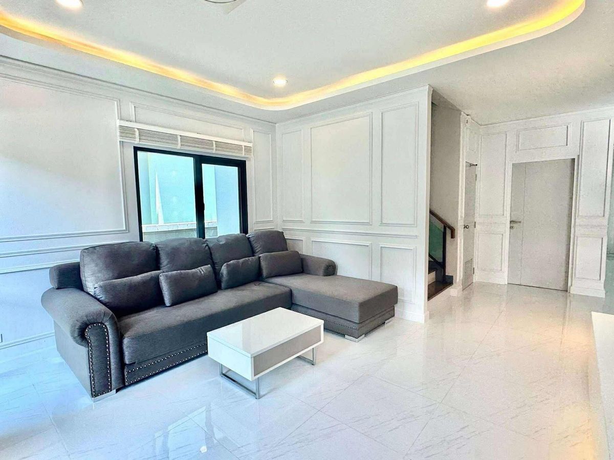 For RentHouseBangna, Bearing, Lasalle : Single house for rent 📍 Centro Bangna 📍 4 bedrooms, 5 bathrooms, fully furnished and equipped with appliances