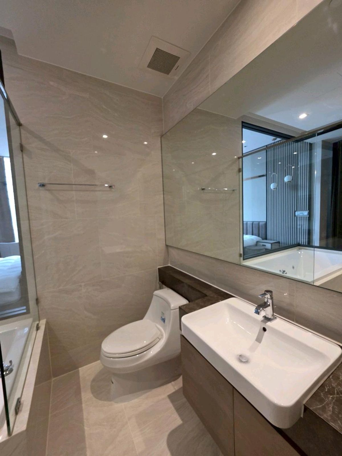 For SaleCondoSilom, Saladaeng, Bangrak : [Sale] ✨ Ashton Silom – Luxury Living in the Heart of CBD SILOM | 48 sq.m. | Floor 18 | Unblocked Panorama Silom View | 350m to BTS Chong Nonsi📞0994152664 