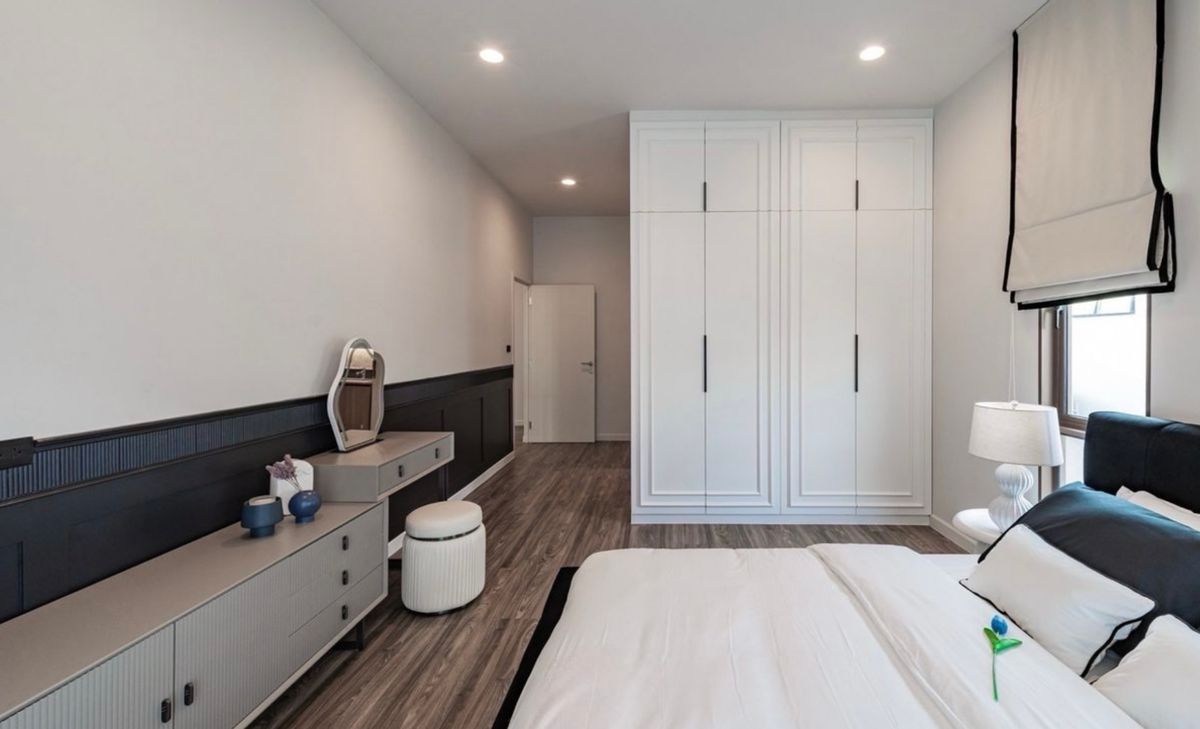 HousePattanakan, Srinakarin : Rent a detached house, Brasiri University, Krungthep Kreetha, beautiful back, ready to be near The Mall Bangkapi. Interested in Atline.@841QLNR