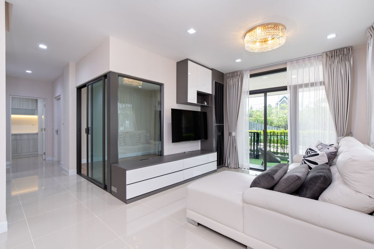 For RentHouseMin Buri, Romklao : For Rent Single House at Venue Rama 9 Corner unit, pool view with fully furnished and ready to move in.