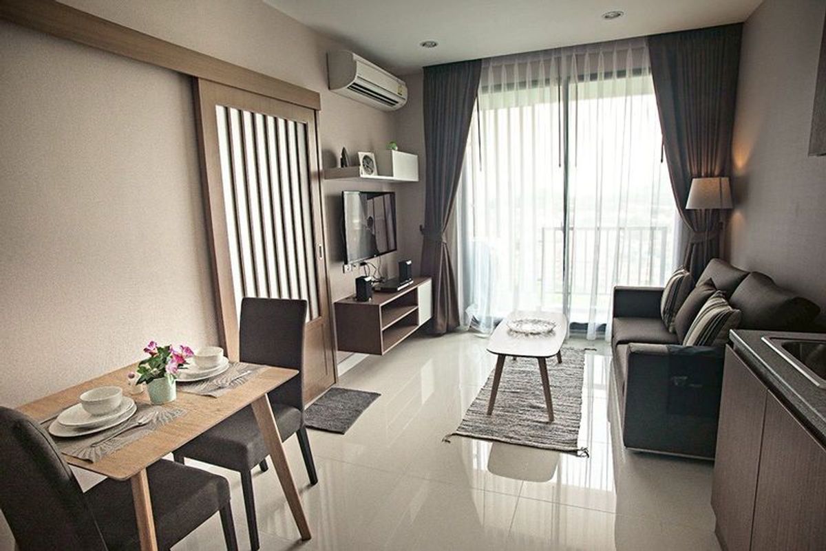 For RentCondoSriracha Laem Chabang Ban Bueng : For rent, The Sky Condo, near AEON Mall, Sriracha, beautiful room, ready to move in.