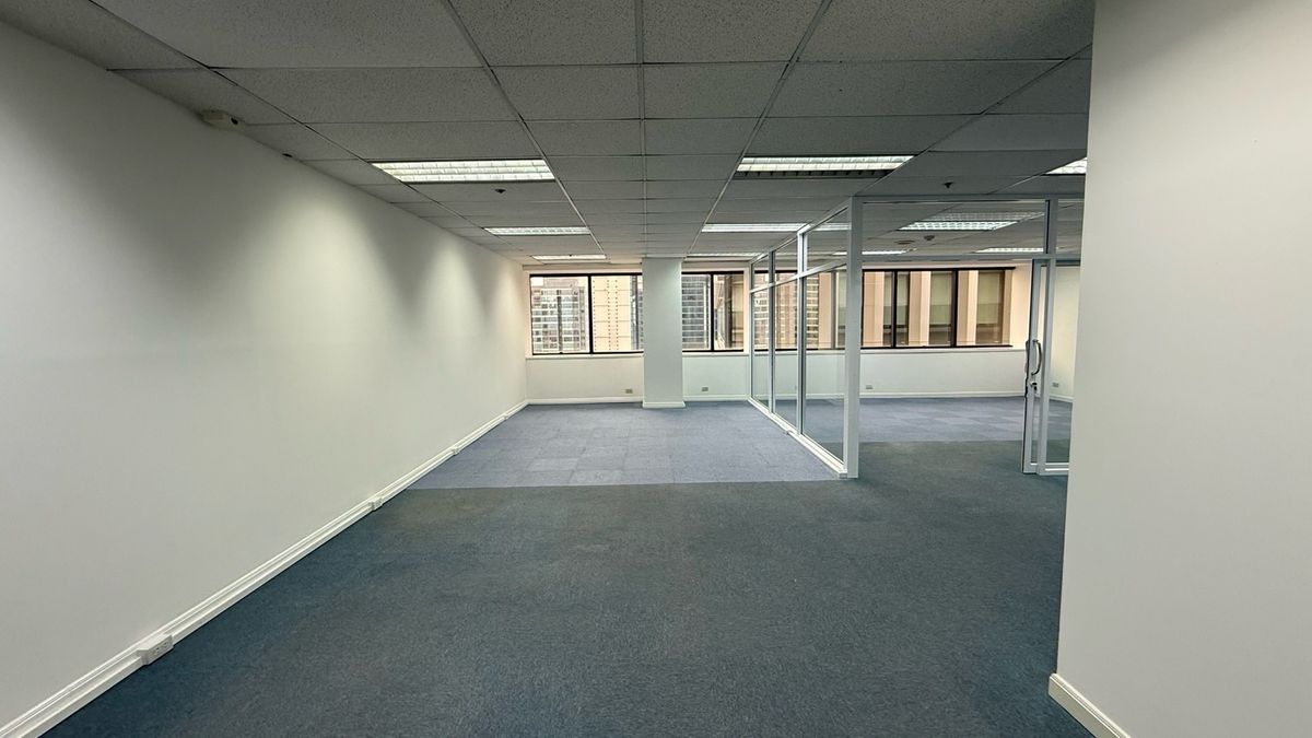 For RentOfficeNana, North Nana,Sukhumvit13, Soi Nana : Office Space for Rent 140 sq.m.– Asoke–Nana Area (Near BTS/MRT)