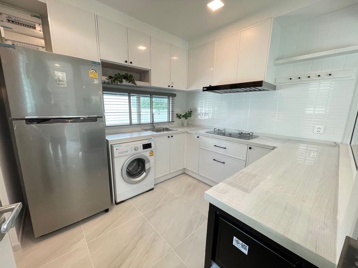 ให้เช่าบ้านบางนา แบริ่ง ลาซาล : 🏡 House for Rent | Chaiyapruek Bangna Km.15  ✨ บ้านหน้าสวน บรรยากาศร่มรื่น พร้อมเข้าอยู่ทันที ✨ 💰 ค่าเช่า: 90,000 บาท/เดือน