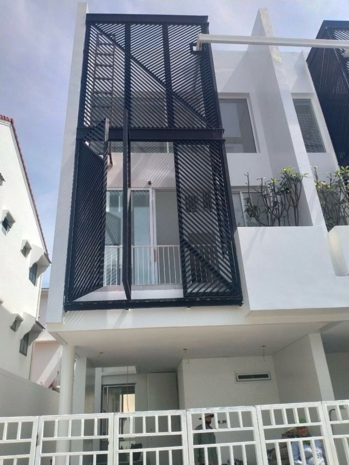 ให้เช่าทาวน์โฮมอ่อนนุช อุดมสุข : 🔥FOR RENT 40,000/MONTH🔥
🔥FOR SALE 11.9 MB🔥

ทาวน์โฮมสร้างใหม่ หลังมุม
เหลือหลังสุดท้ายแล้วค่ะ รีบจองเล๊ย!!!!

ทำเล ใจกลางเมืองสุขุมวิท ห่างจากถนนใหญ่อ่อนนุช เพียง 600 เมตร เข้าออกได้หลายเส้นทาง ซอยสุขุมวิท 93 และซอยอ่อนนุช 30 ใกล้รถไฟฟ้า สถานีบางจาก