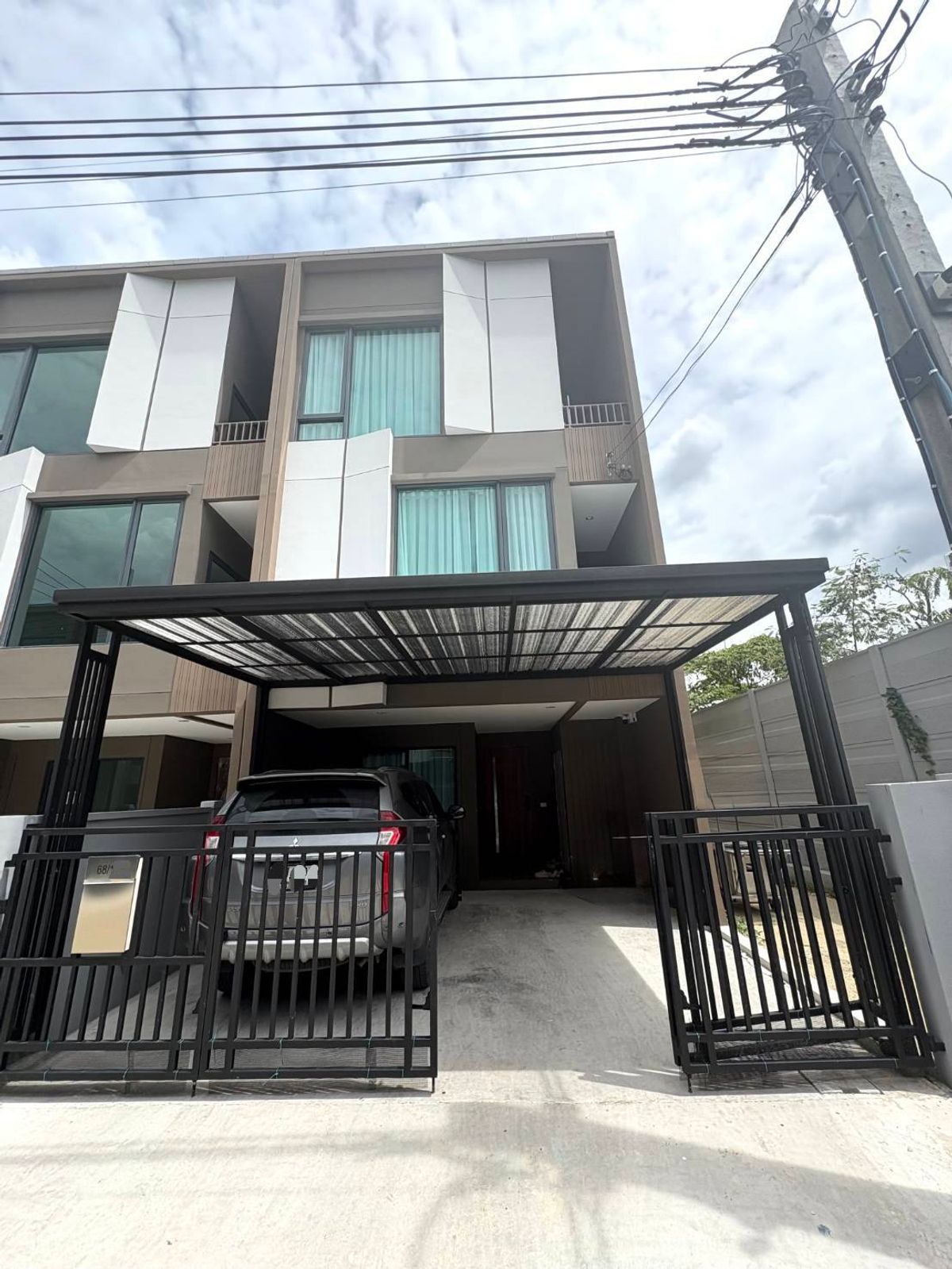 ให้เช่าทาวน์โฮมเกษตรศาสตร์ รัชโยธิน : ECH250809 ให้เช่า บ้านกลางเมือง พหลโยธิน - วิภาวดี | 3 ห้องนอน 3 ห้องน้ำ | บางส่วนเฟอร์ฯ + เครื่องใช้ไฟฟ้า | 36,000 บาท/เดือน