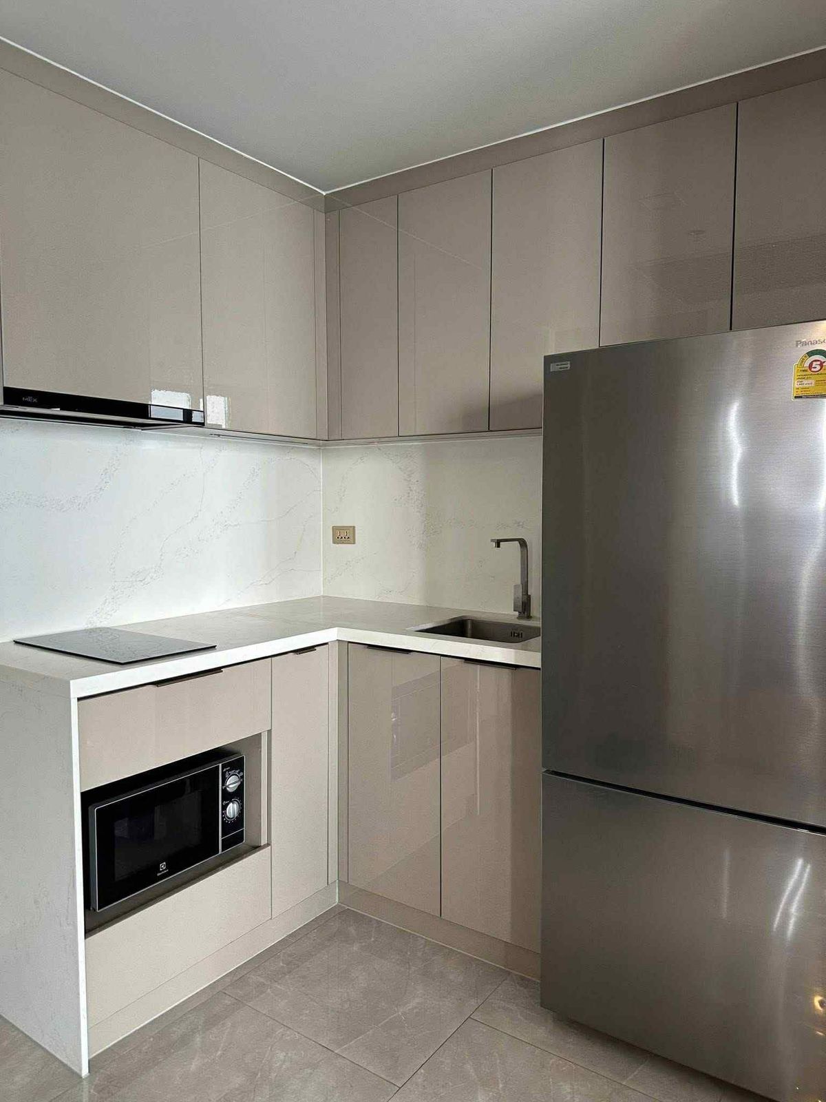 ให้เช่าคอนโดพระราม 9 เพชรบุรีตัดใหม่ RCA : ให้เช่า 📍 One9Five Asoke - Rama 9 📍 เฟอร์นิเจอร์ และ เครื่องใช้ไฟฟ้าครบ ใกล้ MRT พระราม 9