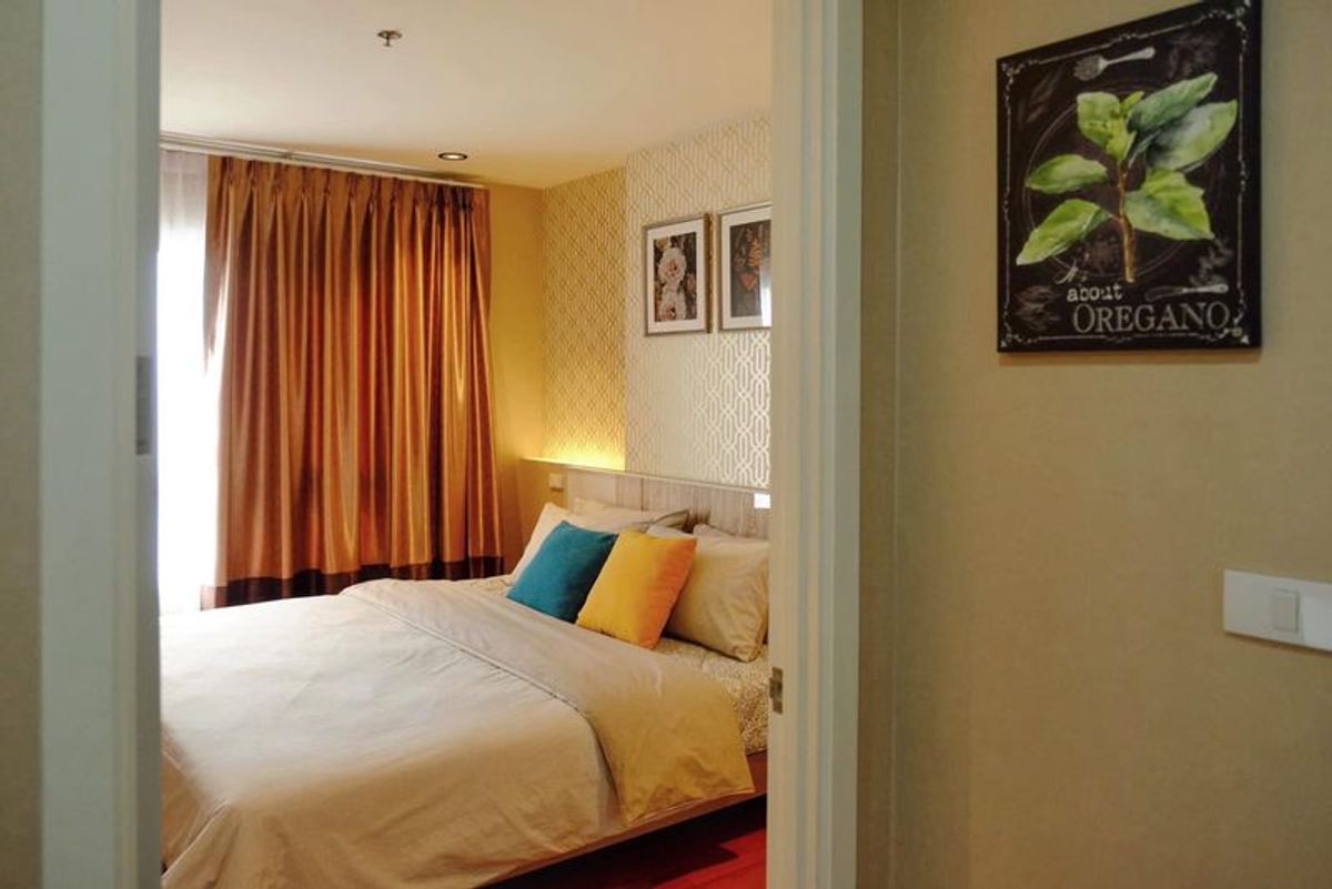 For RentCondoThaphra, Talat Phlu, Wutthakat : The room is free, 1 October. Hurry to book before losing a good opportunity. Beautiful room ready to be next to BTS & Amp; MRT Bang Wa