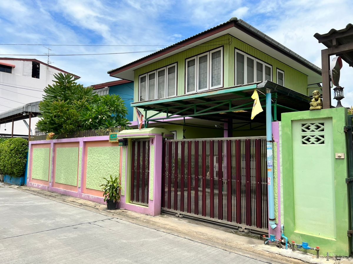 ขายบ้านท่าพระ ตลาดพลู วุฒากาศ : ใกล้ BTS + ใกล้ตลาด + ไม่มีค่าส่วนกลาง = คุ้มที่สุดแล้ว บ้านเดี่ยว 2 ชั้น ราคาสุดคุ้ม อยู่ในซอยชัยวัฒน์9(วุฒากาศ53แยก3)