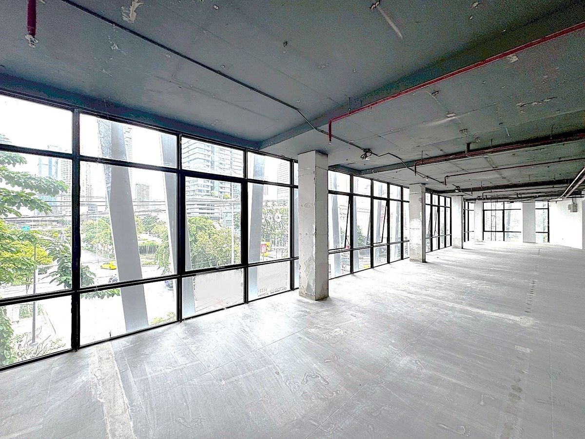 ให้เช่าร้านค้า/ตลาดนัดสีลม ศาลาแดง บางรัก : พื้นที่ให้เช่า ริมถนน ทำเลสีลม เหมาะทำธุรกิจทุกประเภท  ** NO CO-AGENT ** 